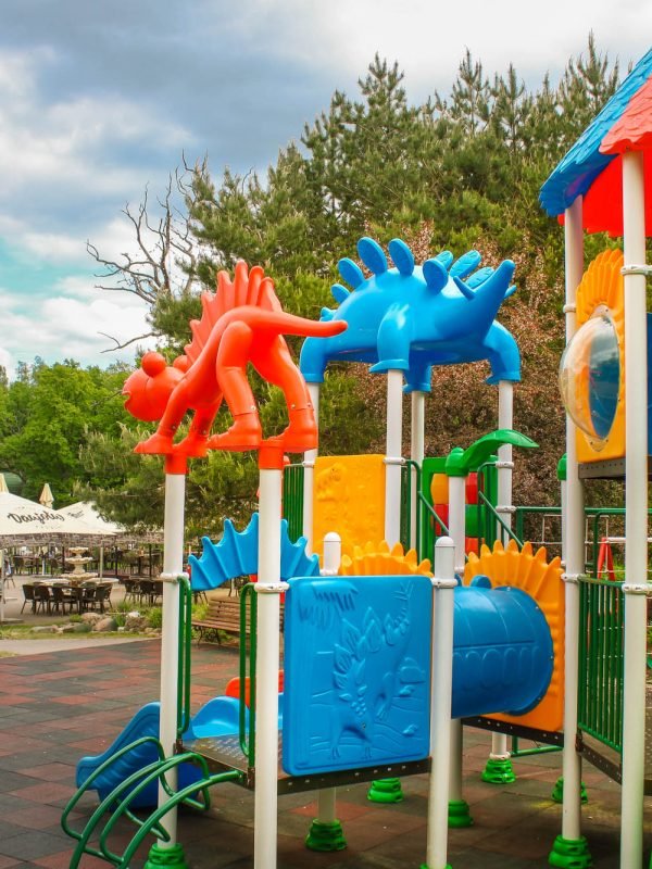 nemokama žaidimų aikštelė šalia restorano